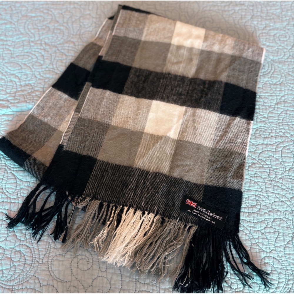 100% Cashmere Scarf Made in Scotland Black Grey Plaid Fringe Winter Wrap